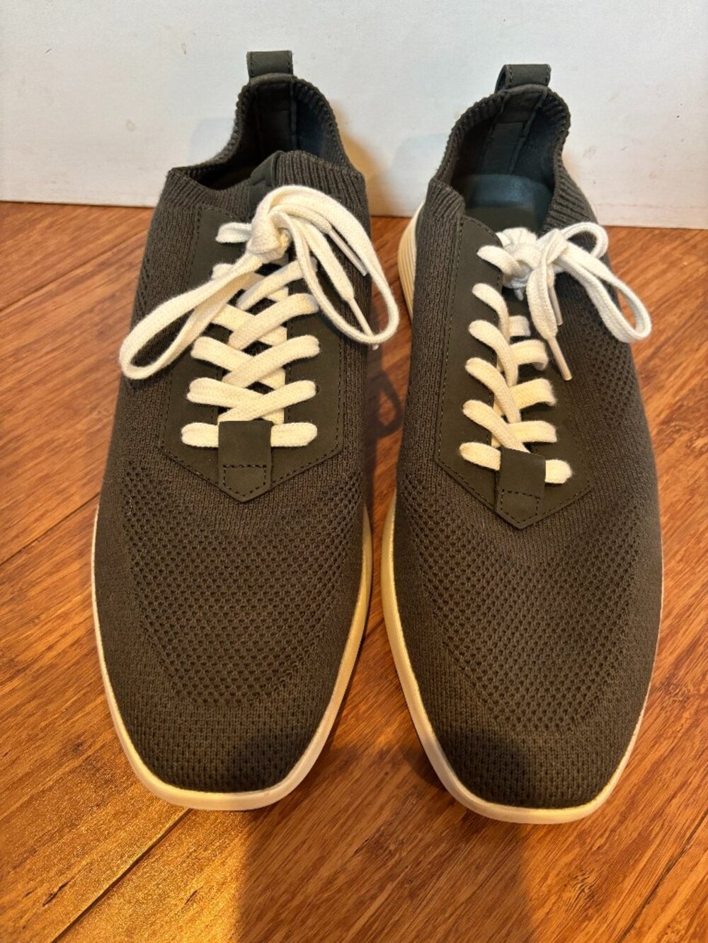 Wolf & Shepherd Olive Green Knit Sneakers • Men's Size 10